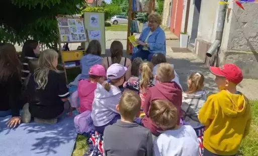 Zdjęcie do CZYTANIE NA POLANIE W CHR&Oacute;ŚCINIE